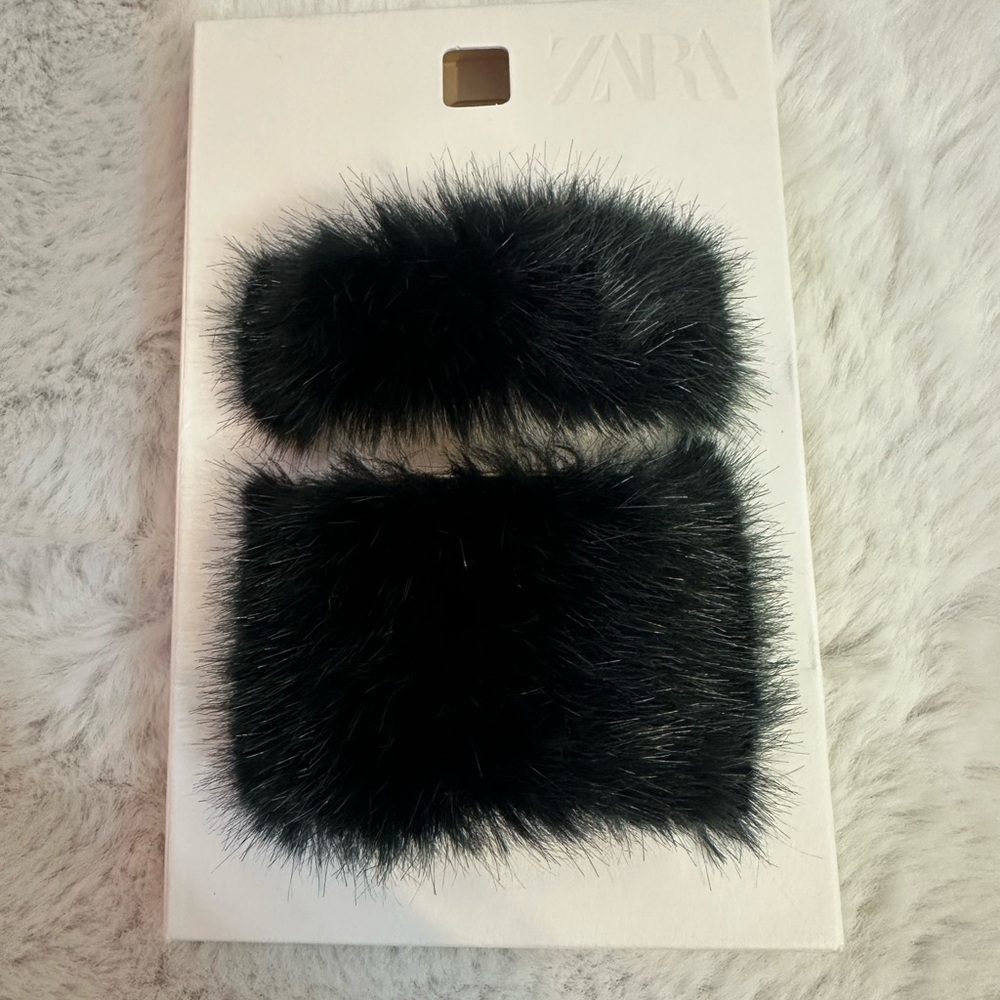 Zara Black Faux Fur cuff bracelet Set
